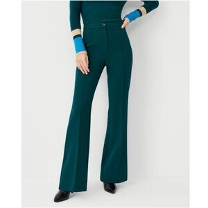 Ann Taylor The Flare Trouser Pant in Double Crepe Pleated High Rise Career Sz 8